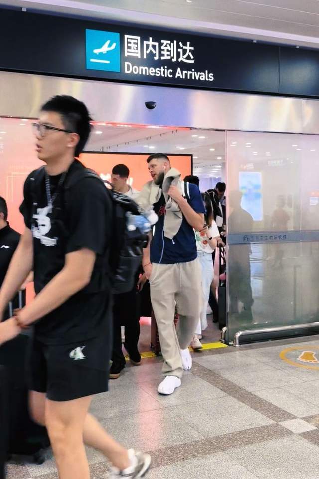 hth赛事机构-首秀在即！广东新外援随队出征福建，麦考尔因老婆生产留在广州